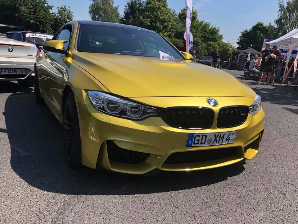BMW M4 Yellow